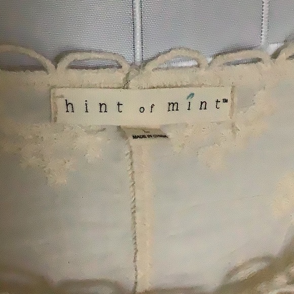 Hint of mint size large top - Picture 3 of 9